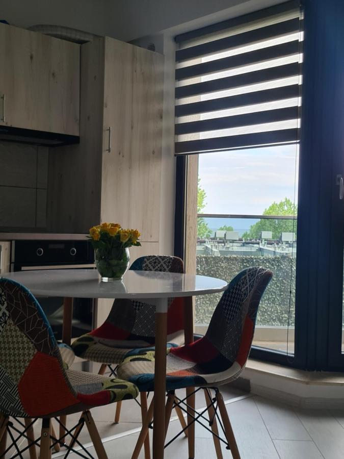 Studio Ayan Mamaia Luaran gambar