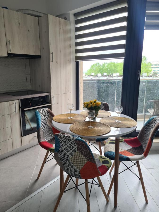 Studio Ayan Mamaia Luaran gambar
